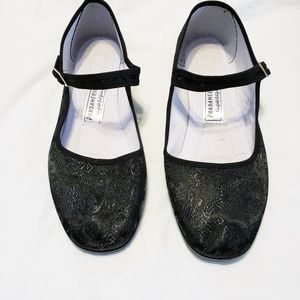 Pandamerica casual flats.